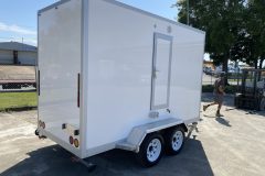 tradei-trailer-king-mobile-restroom-trailer-maxi-dual-23