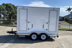 tradei-trailer-king-mobile-restroom-trailer-maxi-dual-3