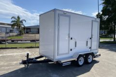 tradei-trailer-king-mobile-restroom-trailer-maxi-dual-4